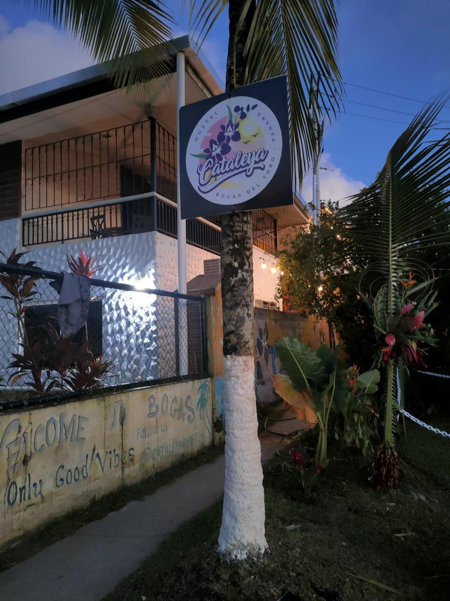 Cataleya Hostel Bocas del Toro Esterno foto
